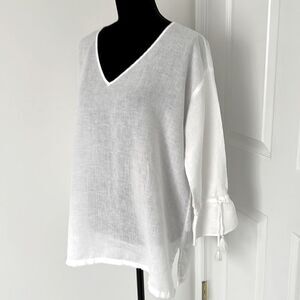 Saks Fifth Avenue White V-Neck Tunic